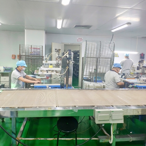 Semi-Automatic Silkscreen Printing Machine in Lunfeng Technology